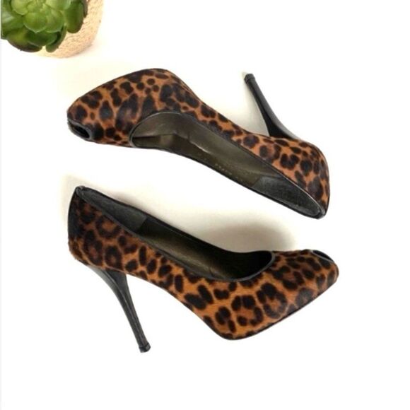 Stuart Weitzman Leopard Print Calf Hair Pumps 7 - Picture 2 of 10
